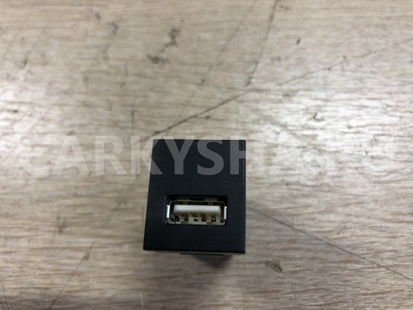 Разъем USB Toyota Corolla XII (E210) – седан оригинальный номер 86190-12070