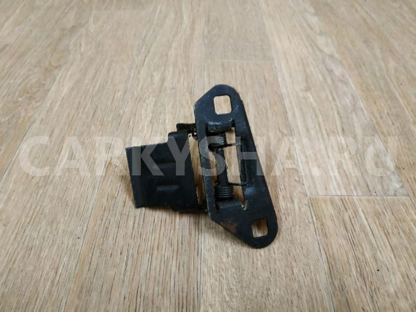 Крючок капота Land Rover Freelander 