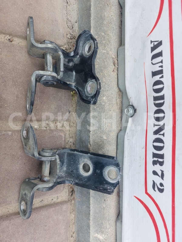 Петля двери задней левой Toyota Avensis (T270) Toyota Avensis оригинальный номер 687600H010