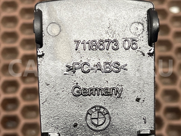 Накладка сиденья BMW X1 оригинальный номер 52 20 7 118 674, 52 20 7 118 674, 52207118674, 7118674, 52 20 7 332 435, 52207332435, 7332435