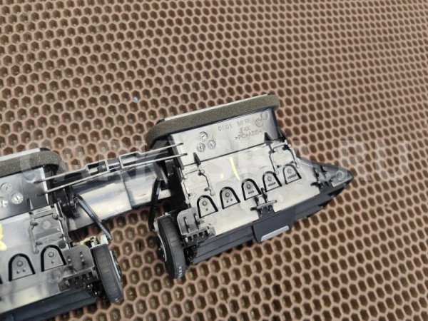 Дефлектор центральный воздуховод BMW X1 