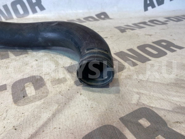 Патрубок воздушный Renault Logan 1.6 2011 (б/у) Renault 15 