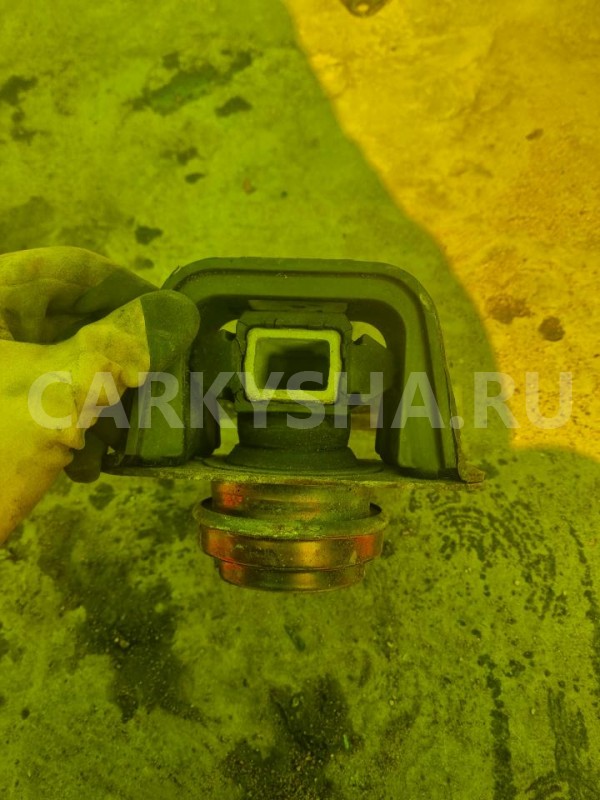 Подушка двигателя Peugeot 307 