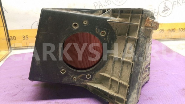 Корпус воздушного фильтра Nissan Bluebird U14 Nissan Bluebird оригинальный номер 165002J201