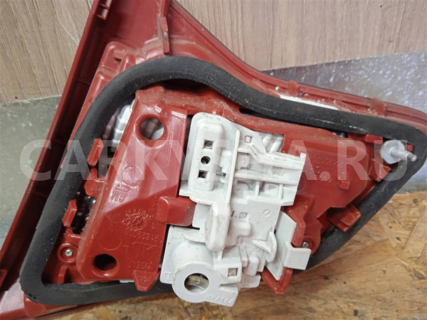 Фонарь задний внутренний правый Opel Meriva B 2010- Opel Meriva оригинальный номер 13307491