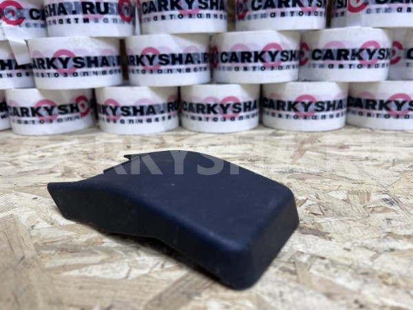 Заглушка крепления сиденья Toyota Highlander II (U40) оригинальный номер 72128-48050-C0