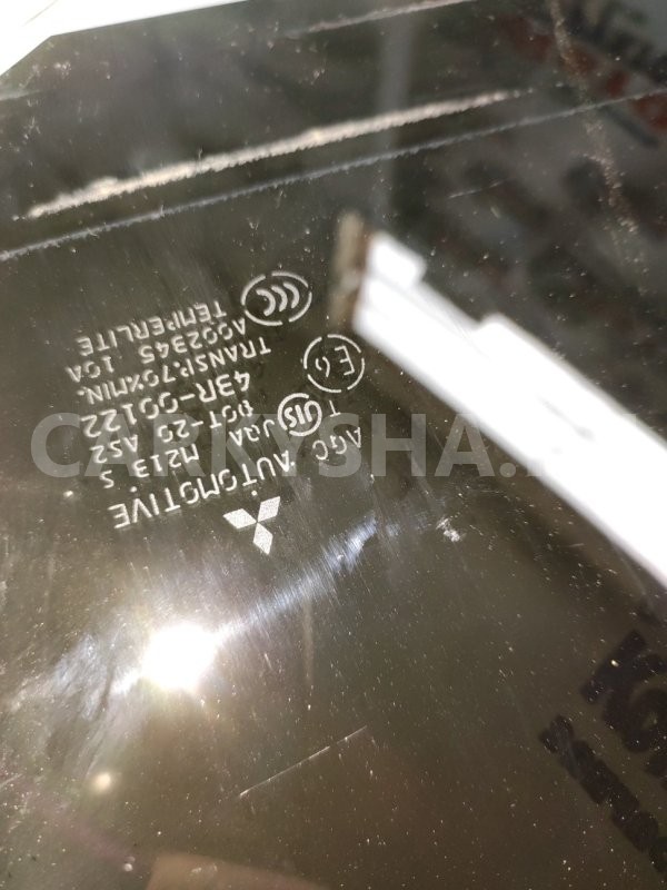 Стекло двери Mitsubishi Lancer 