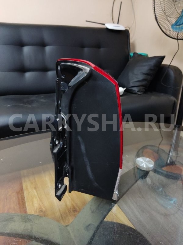 Фонарь Toyota Land Cruiser 2015-2021 200, правый Toyota Land Cruiser 