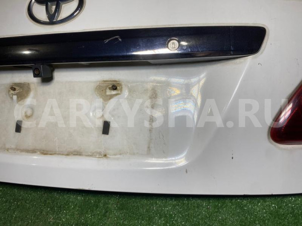 Крышка багажника Toyota Corolla оригинальный номер 6440112D10