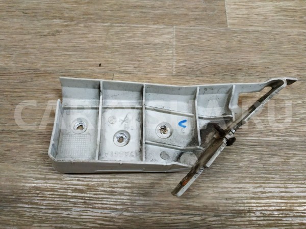 Направляющая заднего бампера правая Ford Mondeo 