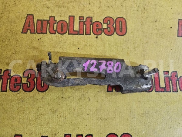 Натяжитель Toyota Auris 