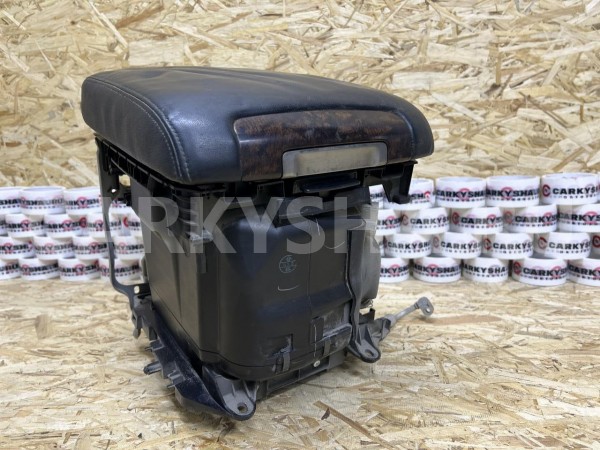 Подлокотник передний Toyota Land Cruiser 200 Series оригинальный номер 88520-60360-C0