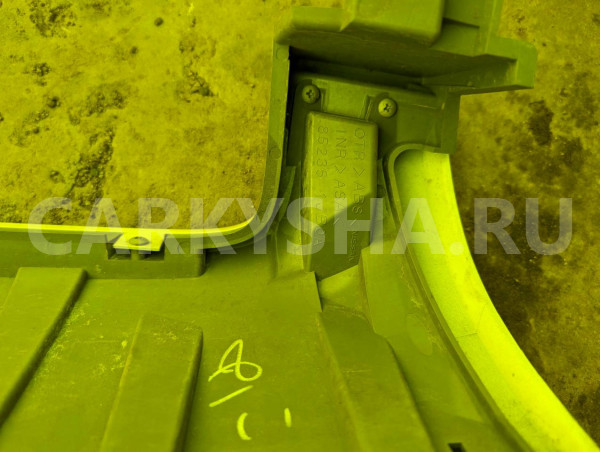 Планка под стоп Nissan Elgrand оригинальный номер 852351JB0A