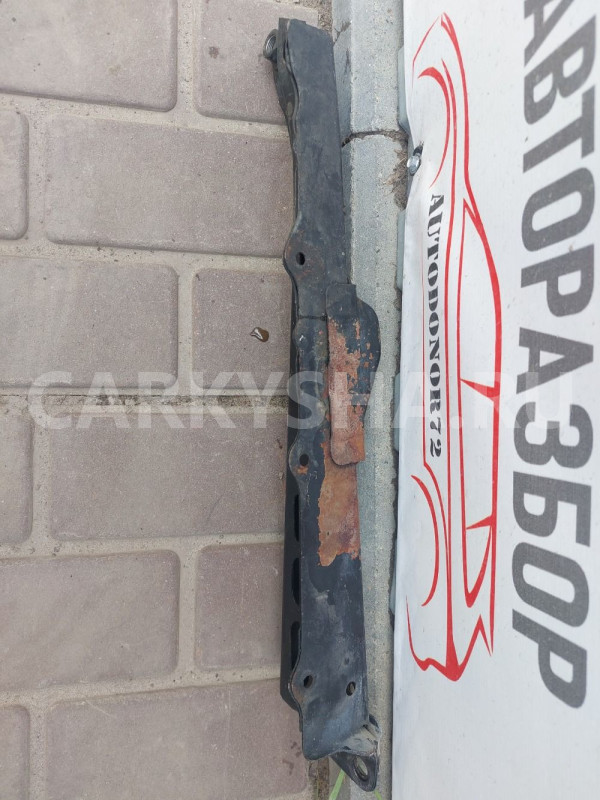 Кронштейн подрамника левый Toyota Avensis T270 Toyota Avensis оригинальный номер 5110805010