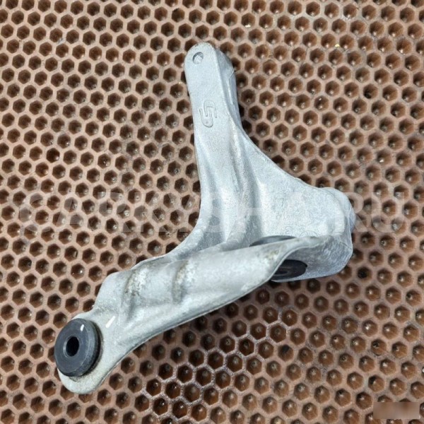 Кронштейн насоса охлаждения BMW X1 