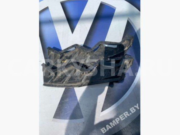 Крепление фары правой Volkswagen Passat B6 (2005—2010) Volkswagen Passat оригинальный номер 3C0807890