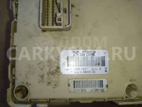 Блок предохранителей Toyota Avensis AZT250 AZ-FSE 2.0 2006 (б/у) Toyota Avensis оригинальный номер 82641CA010F