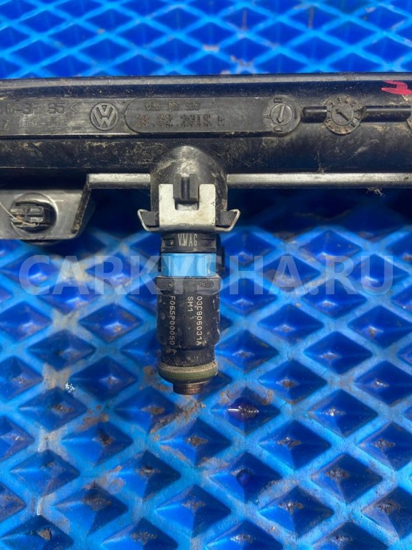 Топливная рампа с форсунками Volkswagen Polo V (2009—2015) Volkswagen Polo оригинальный номер 036133320