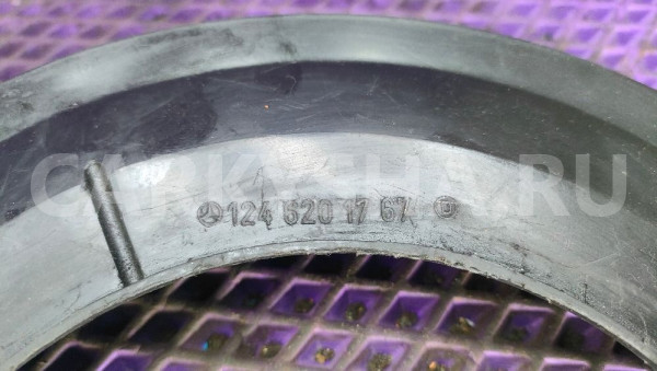 Накладка водостока Mercedes-Benz w124 Mercedes-Benz W124 оригинальный номер 1246201767