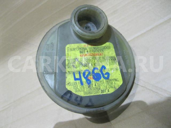 Бачок расширительный Audi V8 1988-1994 Audi V8 оригинальный номер 441611307