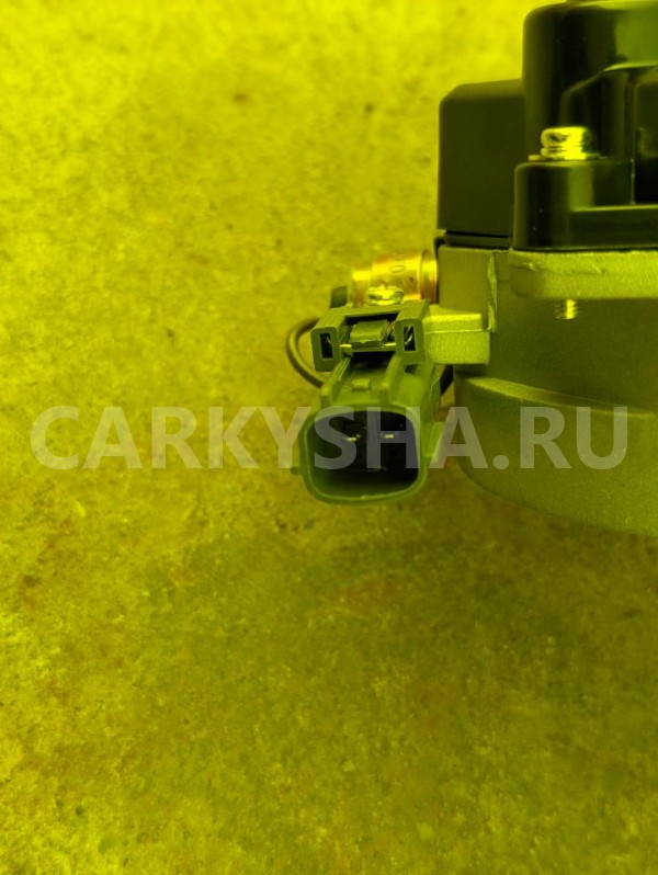 Трамблер Nissan Bassara оригинальный номер 221009E000