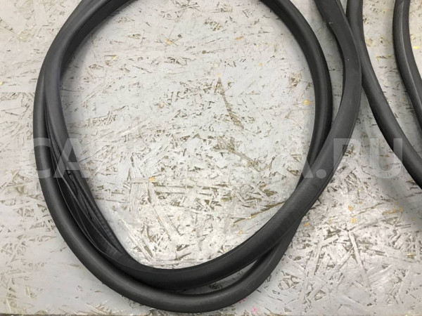 Уплотнение двери заднее Mercedes-Benz B-180 2012 Mercedes-Benz B-klasse 
