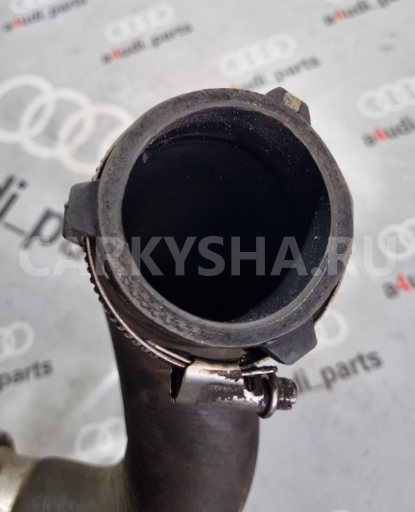 Патрубок турбины Audi A4 B7 (2004—2009) Audi 200 оригинальный номер 8E0129953B