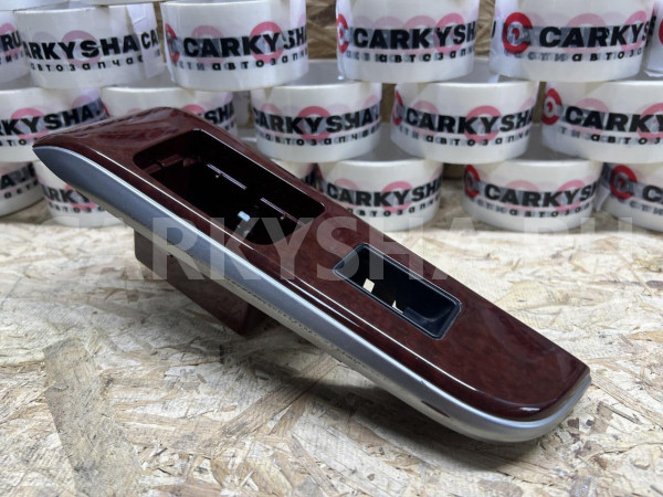 Накладка стеклоподъемника задняя левая Toyota Camry VII (XV50) оригинальный номер 74272-33220-E0