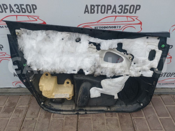 Обшивка двери передняя правая  Toyota Avensis T270 Toyota Avensis оригинальный номер 6761005670C2