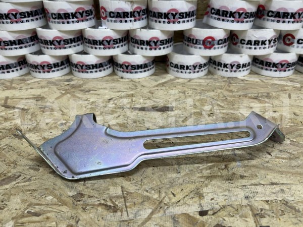 Крепление блока предохранителей Toyota Corolla XII (E210) – седан оригинальный номер 82715-0ZA80