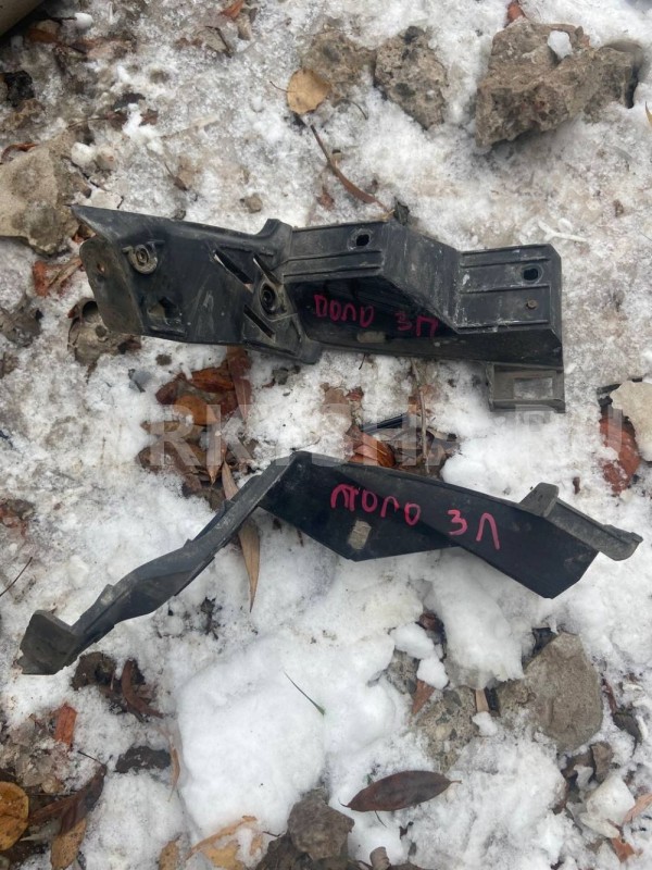 Крепление заднего бампера Volkswagen Polo IV (2001—2005) Volkswagen Polo оригинальный номер 6Q6807376