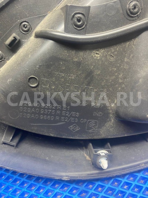 Обшивка двери Renault Kaptur I (2016—2020) Renault 16 оригинальный номер 829a09292r