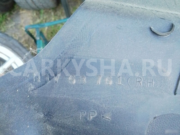 Обшивка стойки задняя правая Mazda 3 BK Mazda 2 оригинальный номер BN8V68761