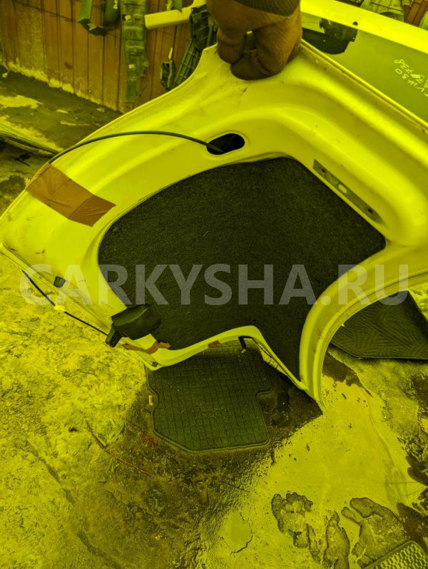 Крышка багажника Toyota Corolla 
