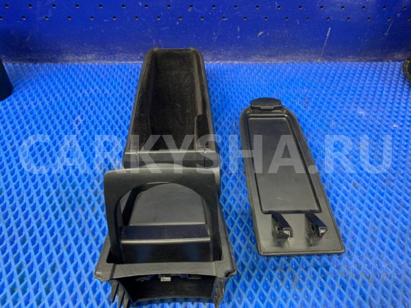 Подлокотник Volkswagen Polo V Volkswagen Polo оригинальный номер 6R086717482V