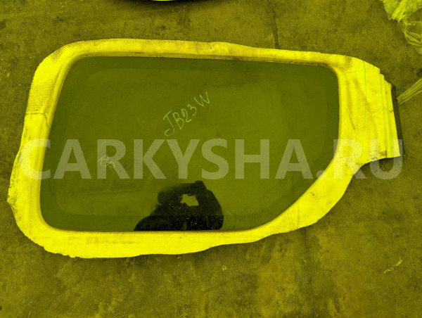 Стекло собачника Suzuki Jimny 