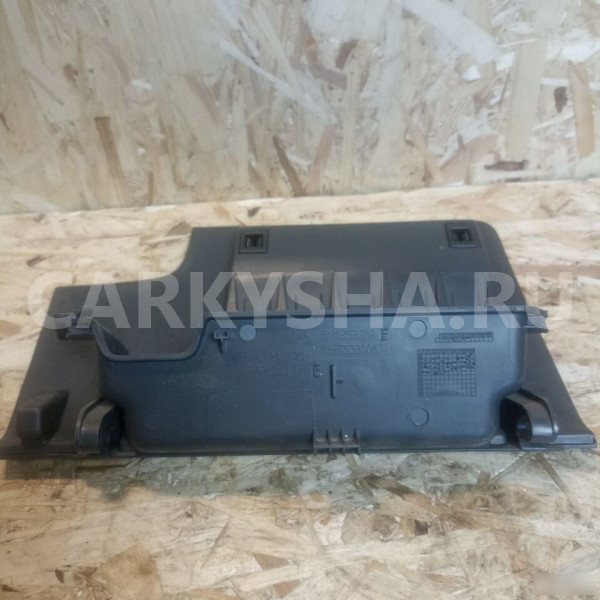 Крышка бардачка Volkswagen golf plus Volkswagen Golf Plus оригинальный номер 5M1858719