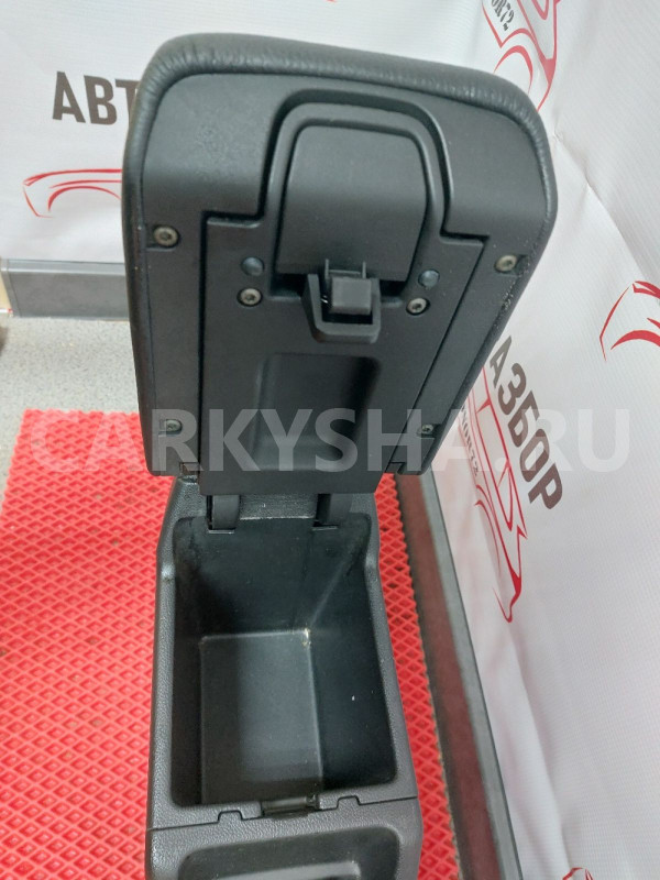 Подлокотник Opel Astra J Opel Astra оригинальный номер 13258342