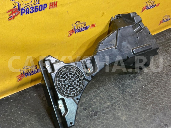 Сабвуфер Land Rover Freelander II рестайлинг (2010—2012) Land Rover Freelander оригинальный номер LR020127