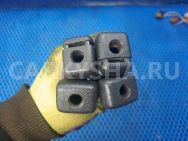Направляющие  подголовников  Mitsubishi Pajero 4 Mitsubishi i оригинальный номер MR648196
