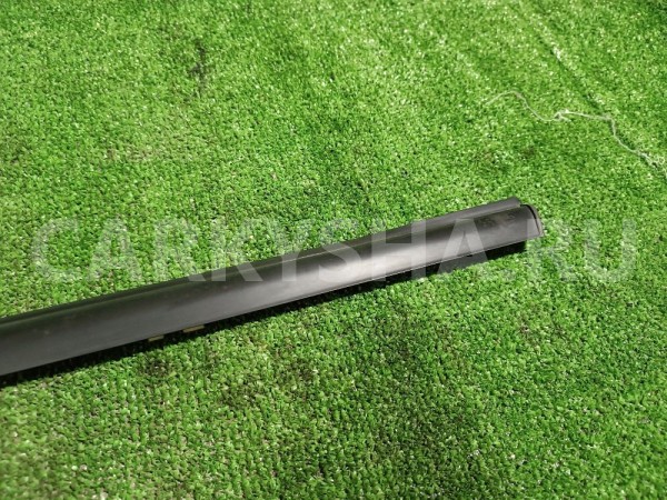 Накладка стекла переднего левого Ssang Yong Rexton 