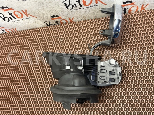 Лючок топливного бака Mini Hatch оригинальный номер 51 17 5 A1B FF7, 51175A1BFF7, 5A1BFF7, 51 17 5 A1B FF7, 51 17 7 417 842, 51177417842, 7417842, 16 11 7 417 843, 16117417843, 7417843, 51 17 7 333 620, 51177333620, 7333620