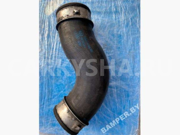 Патрубок интеркулера Volkswagen Passat B6 (2005—2010) Volkswagen Passat оригинальный номер 1K0145839D
