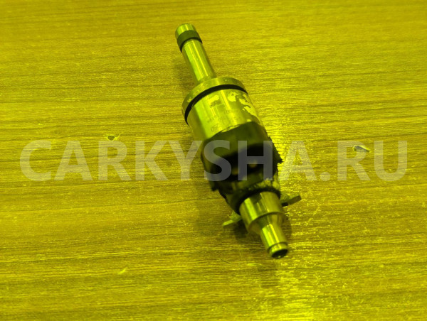 Инжектор Mazda Axela оригинальный номер P51313250