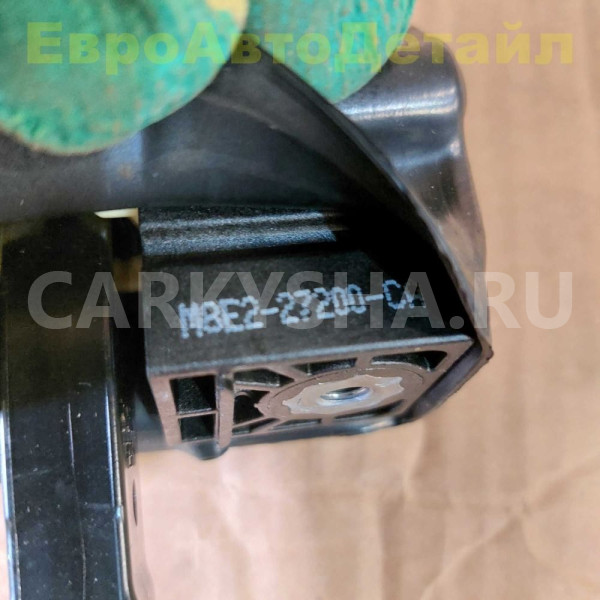 Ограничитель задней двери Range Rover L460 / L461 Land Rover Range Rover оригинальный номер LR181160