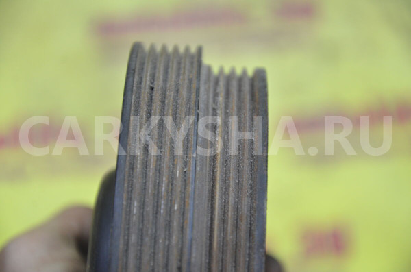 Шкив коленвала Mitsubishi Colt оригинальный номер MN137179