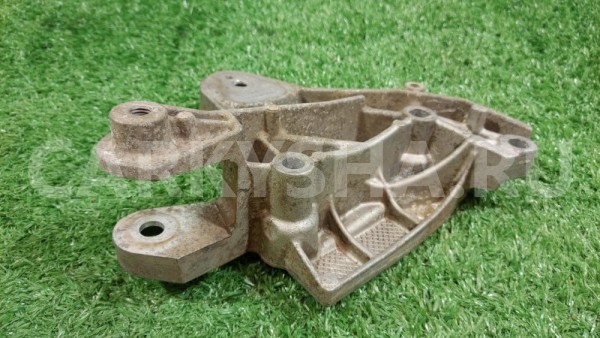 Кронштейн опоры двигателя Renault Laguna 2007 Renault Laguna оригинальный номер 8200310861