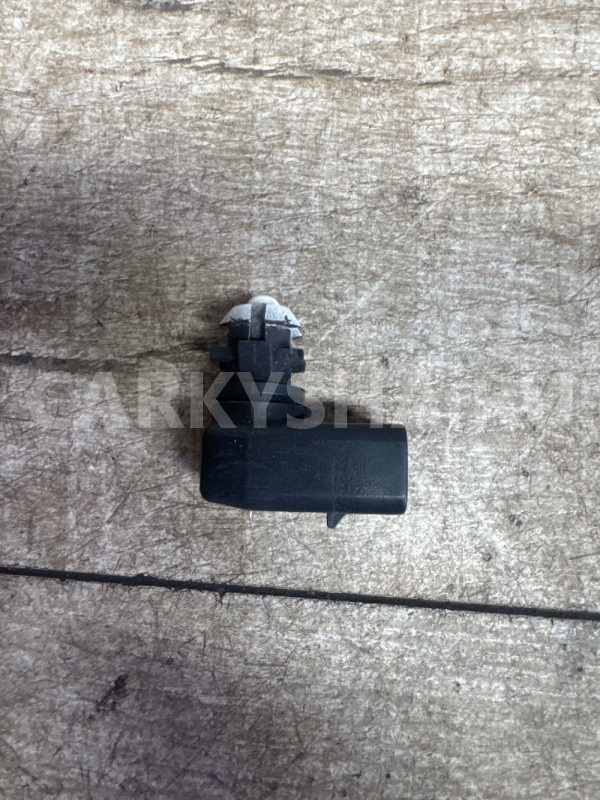 Датчик температуры воздуха GM 25775833 Cruze Chevrolet Cruze оригинальный номер 25775833