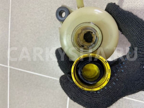 Бачок гидроусилителя руля Mazda Familia 2001 г Mazda 2 