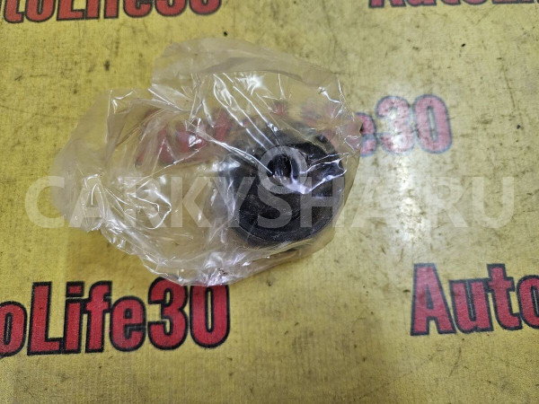 Сайлентблок переднего рычага Toyota Echo оригинальный номер 4806809015